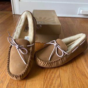 NWT Women's UGG Dakota Slipper | Size 9
